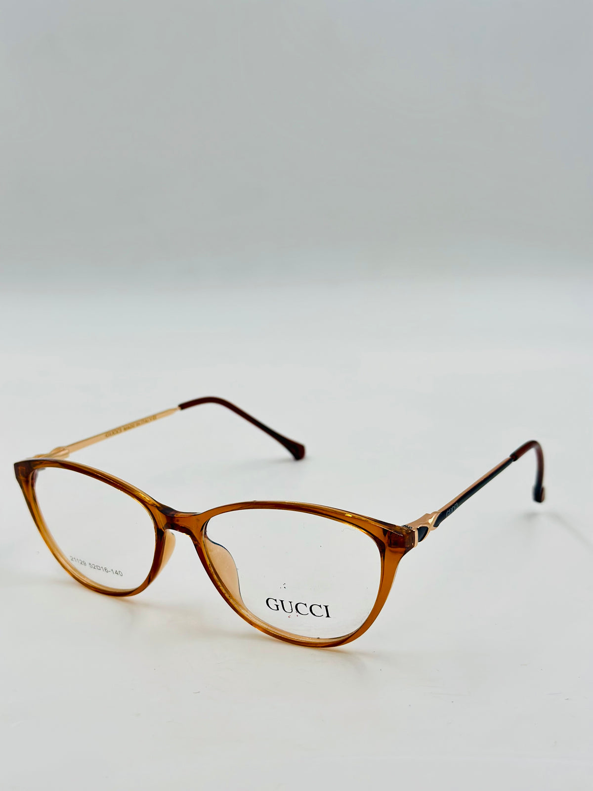 Gucci Cat-Eye Frame